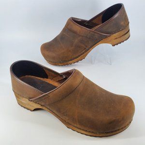 Sanita Wood Julie Closed Heel Oiled Leather Clogs